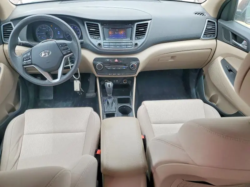 2017 HYUNDAI TUCSON SE  