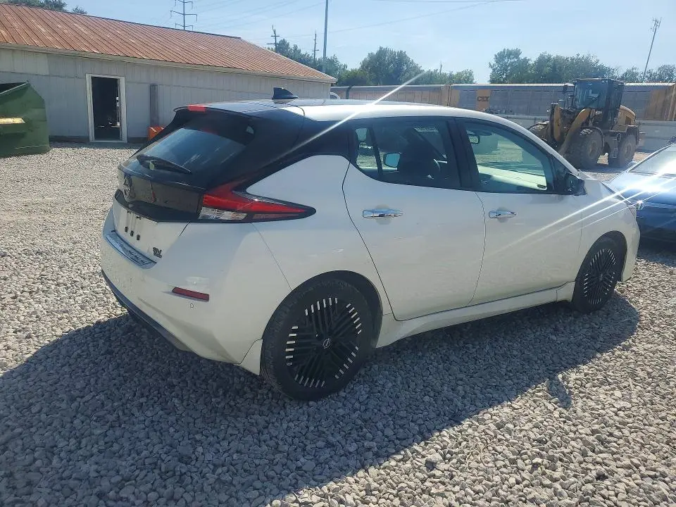 2023 NISSAN LEAF SV PLUS  