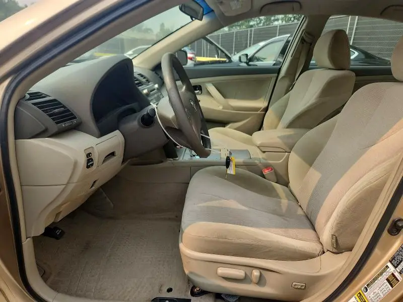 2010 TOYOTA CAMRY LE  