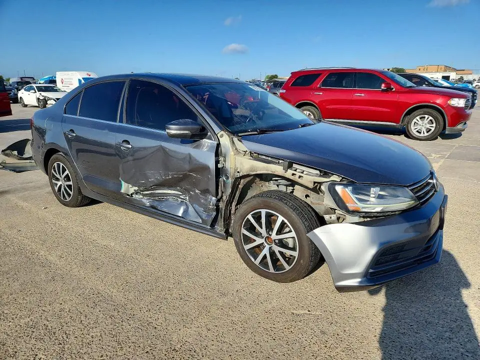 2017 VOLKSWAGEN JETTA SE  