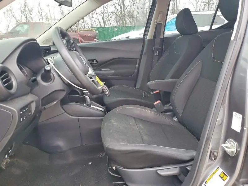 2021 NISSAN KICKS S  