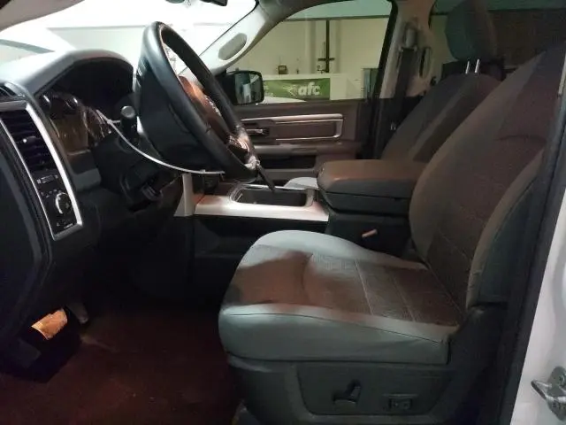 2017 RAM 1500 SLT  