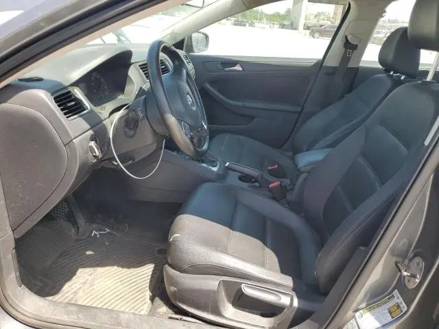 2011 VOLKSWAGEN JETTA SE  