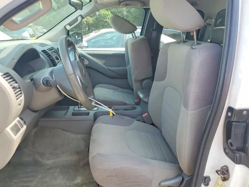 2013 NISSAN FRONTIER S  