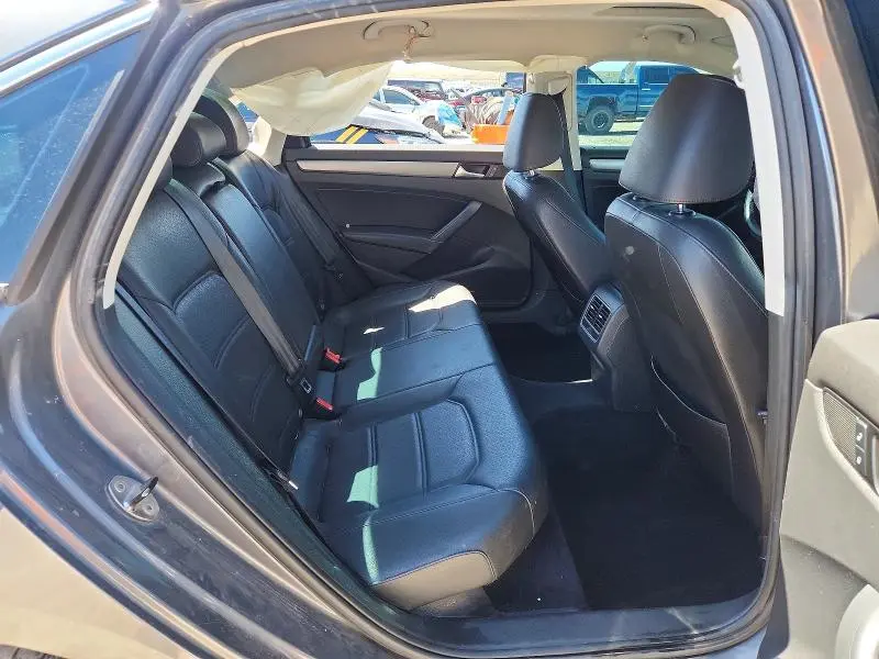 2014 VOLKSWAGEN PASSAT SE  