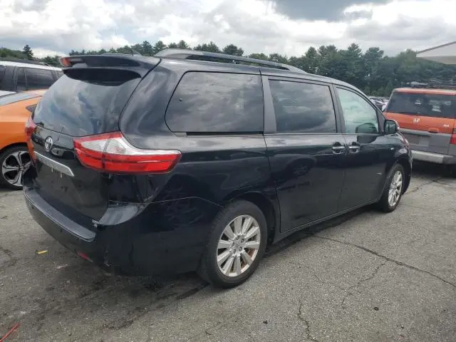 2017 TOYOTA SIENNA XLE  