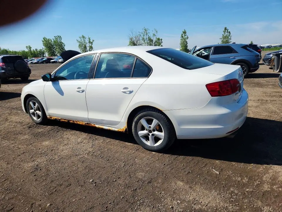 2011 VOLKSWAGEN JETTA BASE  