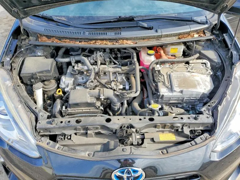 2015 TOYOTA PRIUS C TWO  