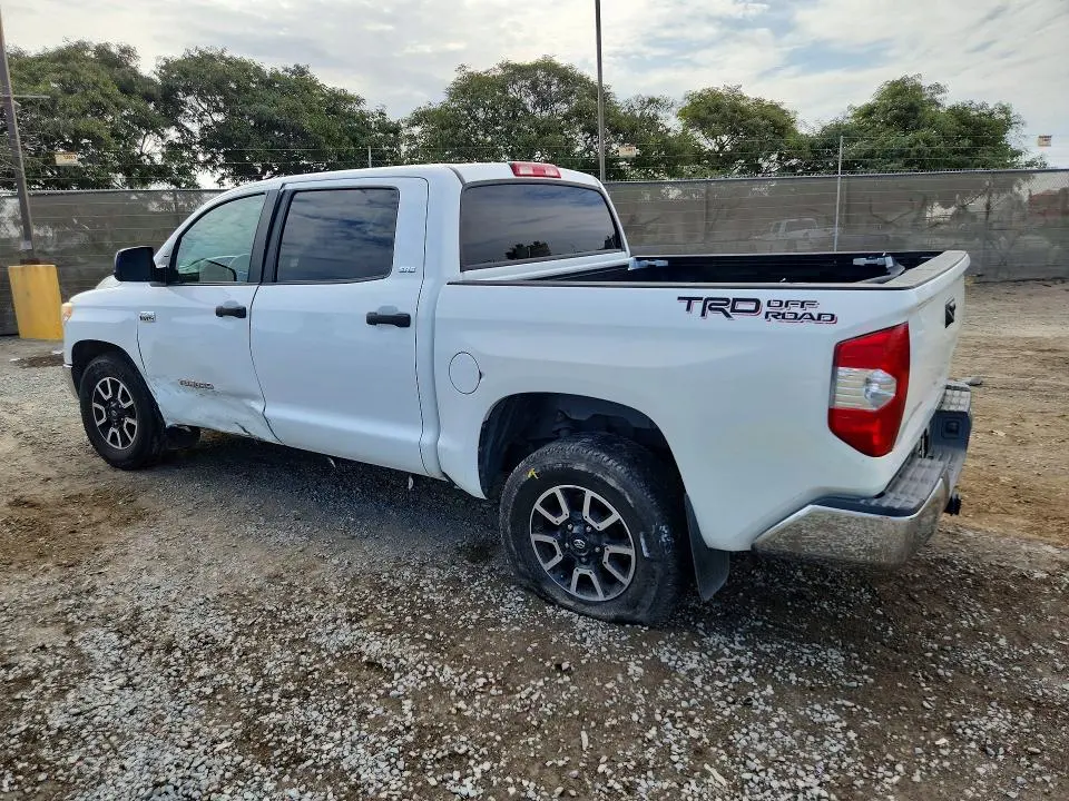2017 TOYOTA TUNDRA CREWMAX SR5  