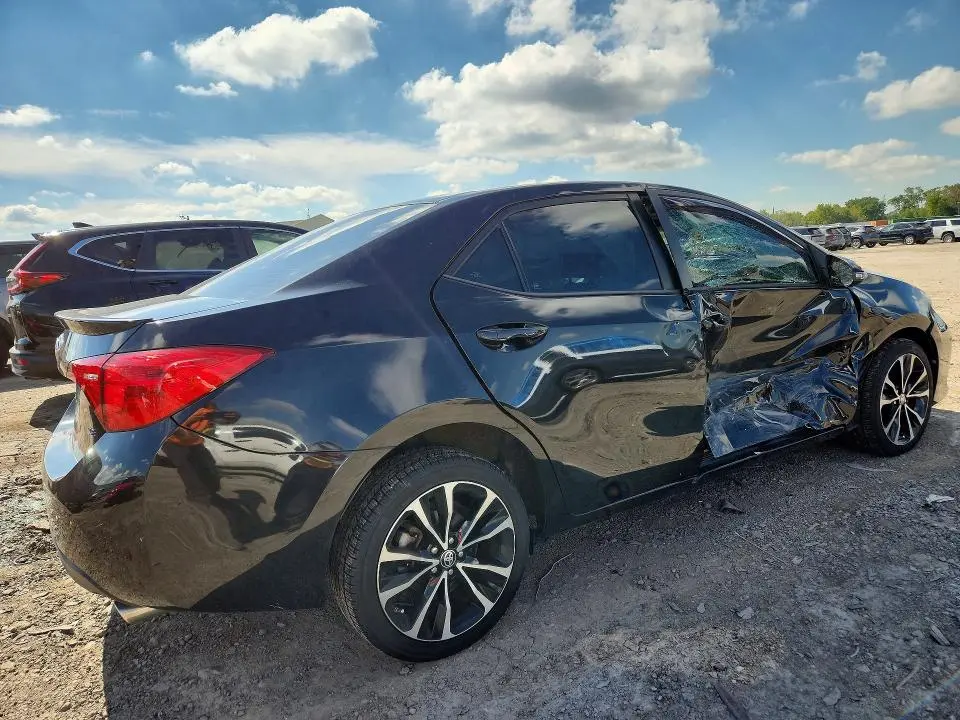 2019 TOYOTA COROLLA SE  