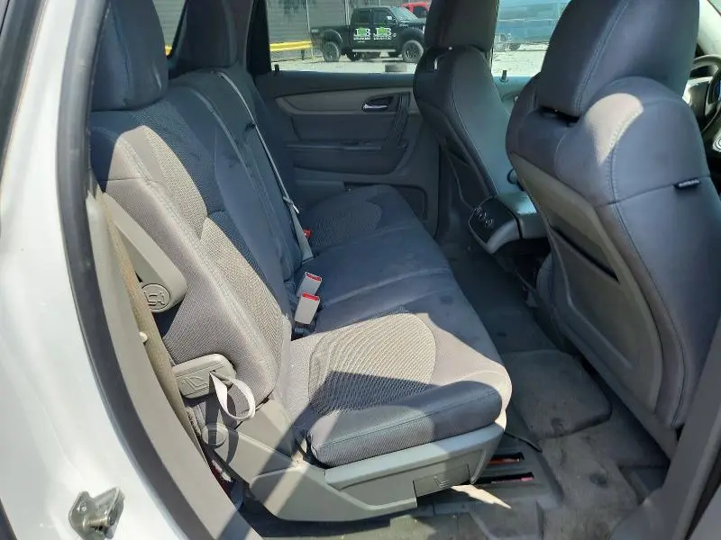 2016 CHEVROLET TRAVERSE LS  