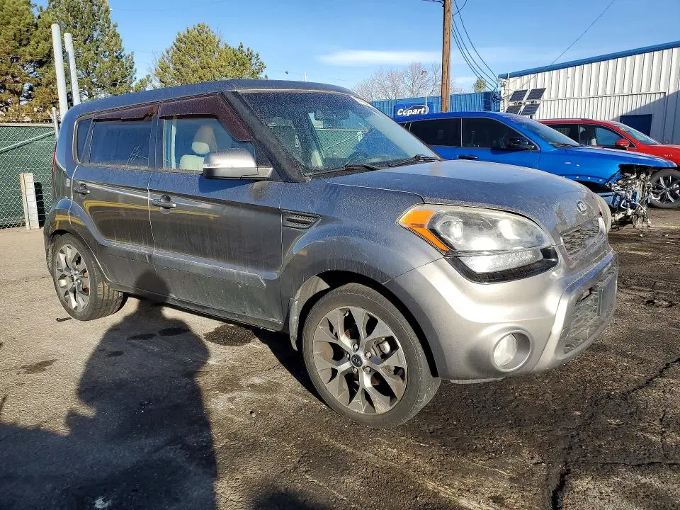2013 KIA SOUL +  