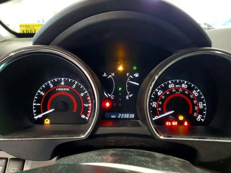 2011 TOYOTA HIGHLANDER SE  