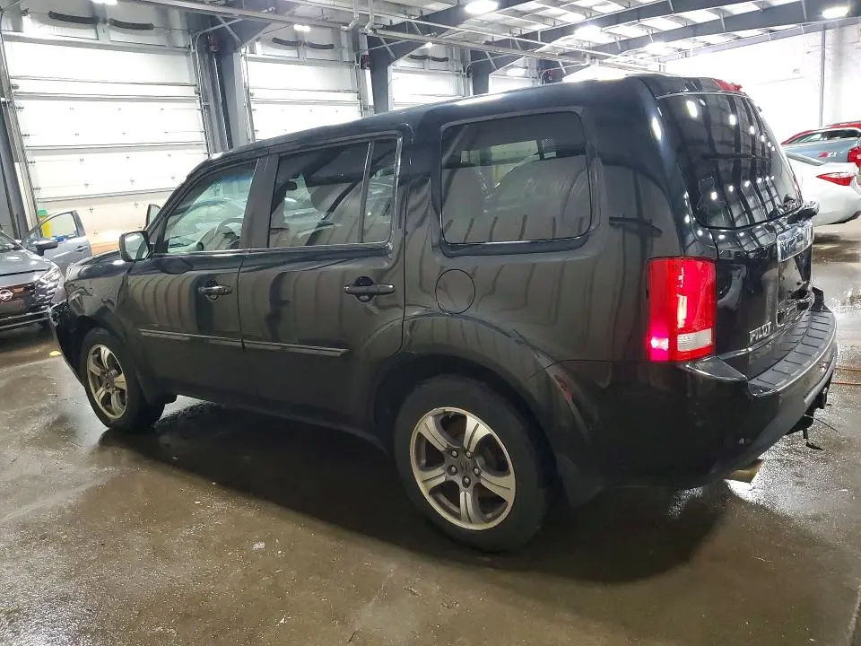 2015 HONDA PILOT SE  