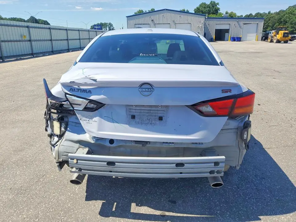2024 NISSAN ALTIMA SR  