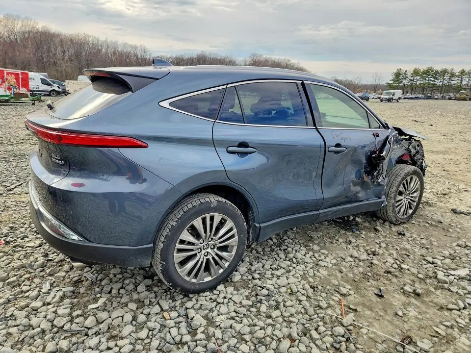 2022 TOYOTA VENZA XLE  