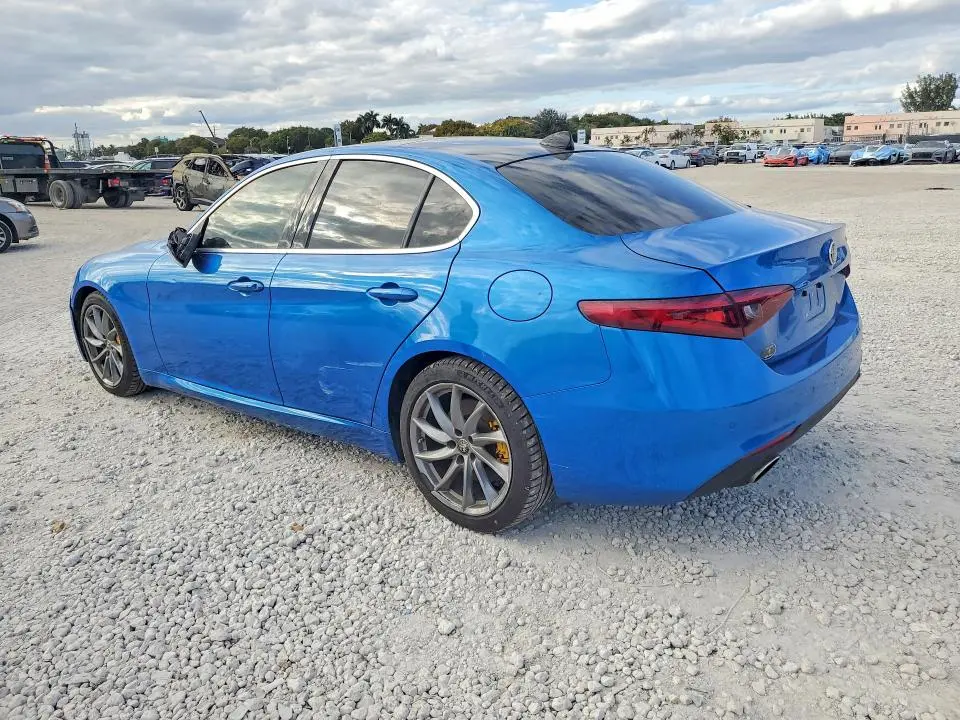 2021 ALFA ROMEO GIULIA TI  