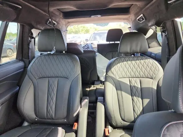2025 BMW X7 M60I  
