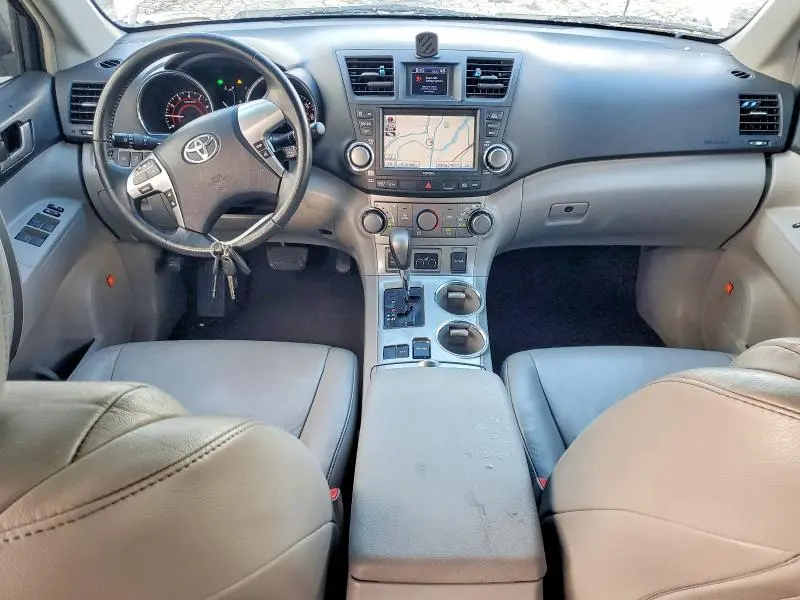 2011 TOYOTA HIGHLANDER BASE  
