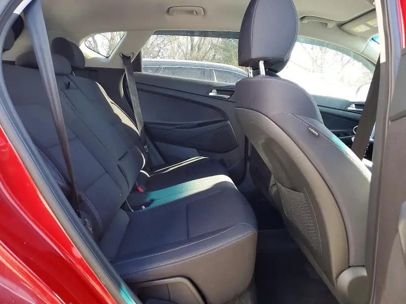 2021 HYUNDAI TUCSON SE  