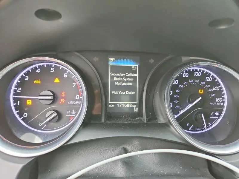 2019 TOYOTA CAMRY SE  