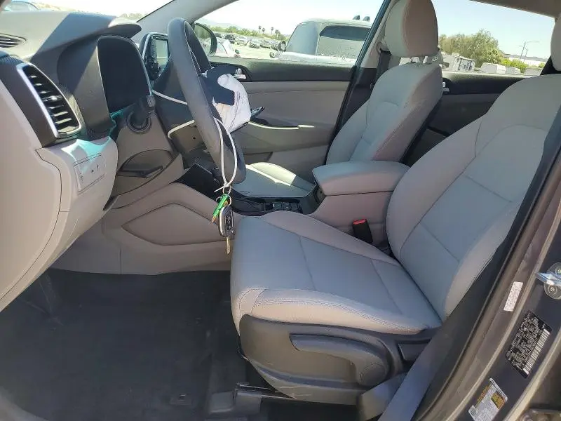 2021 HYUNDAI TUCSON SE  