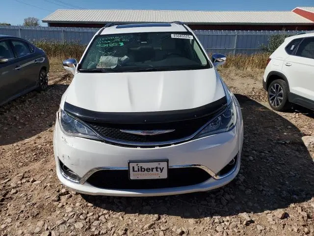 2017 CHRYSLER PACIFICA LIMITED  
