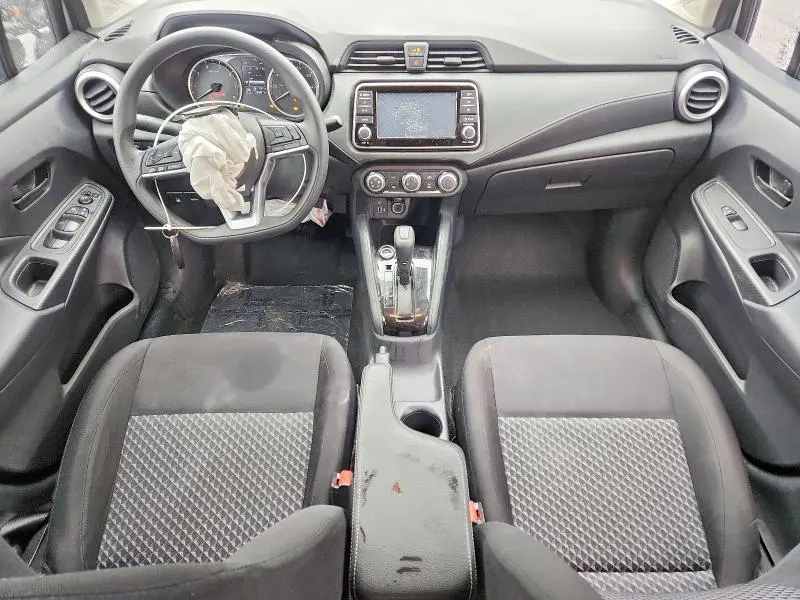 2021 NISSAN VERSA S  