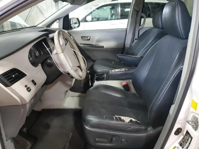 2011 TOYOTA SIENNA SPORT  