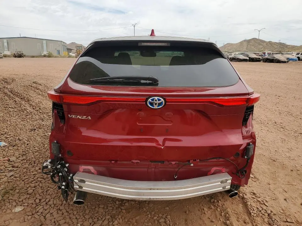 2024 TOYOTA VENZA LE  