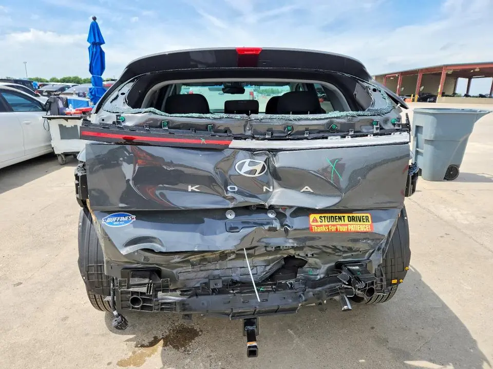 2026 HYUNDAI KONA SE  