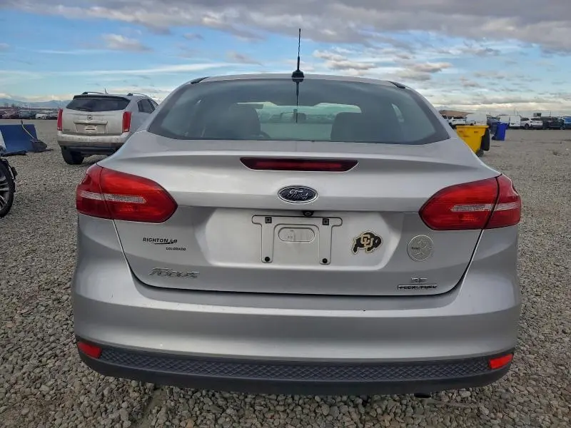 2015 FORD FOCUS SE  