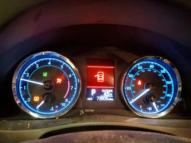 2018 TOYOTA COROLLA LE  