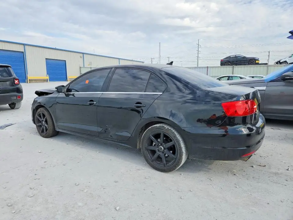 2013 VOLKSWAGEN JETTA SE  