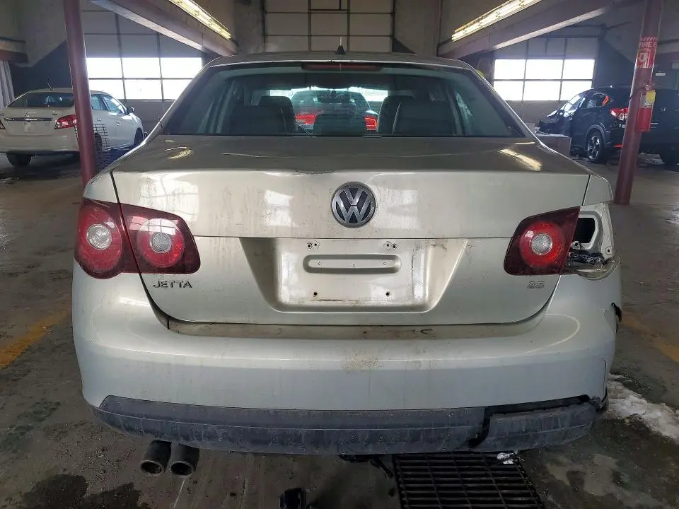 2010 VOLKSWAGEN JETTA SE  