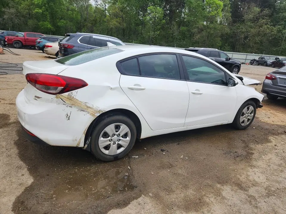 2017 KIA FORTE LX  