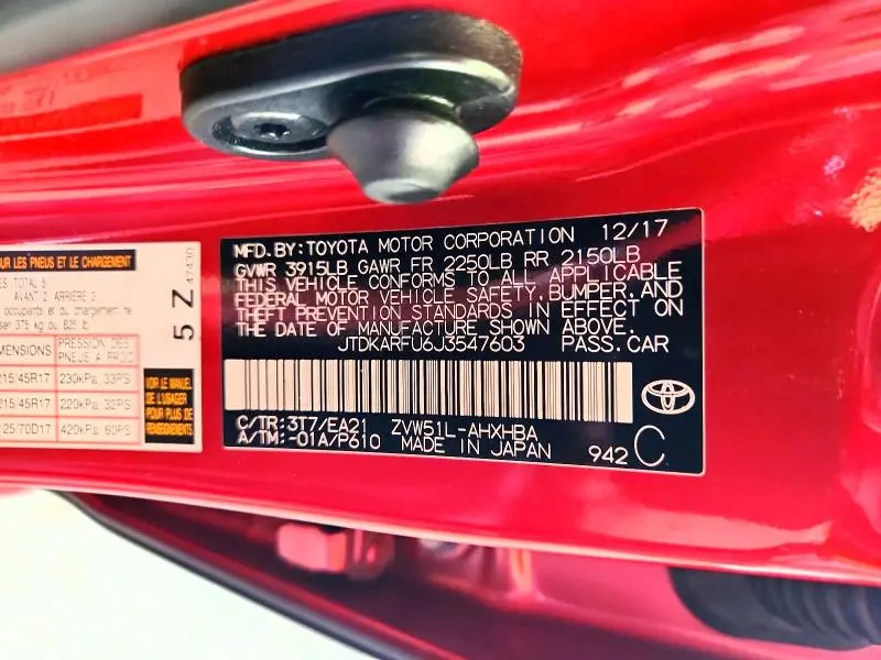 2018 TOYOTA PRIUS THREE TOURING  