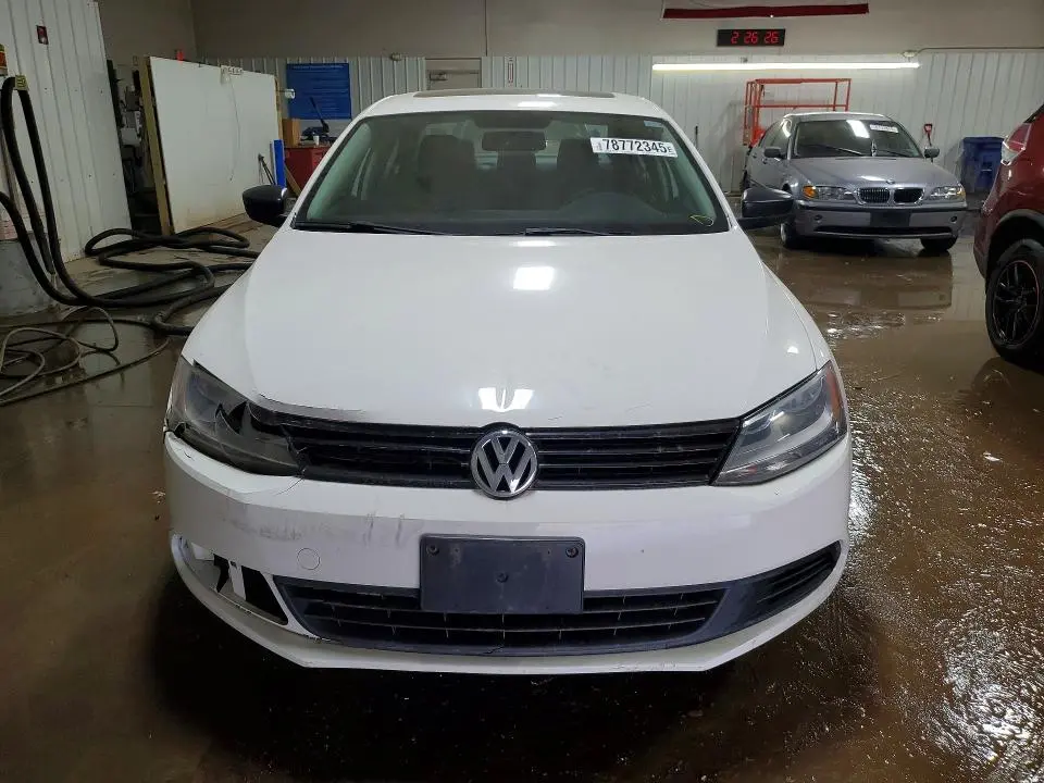 2013 VOLKSWAGEN JETTA BASE  