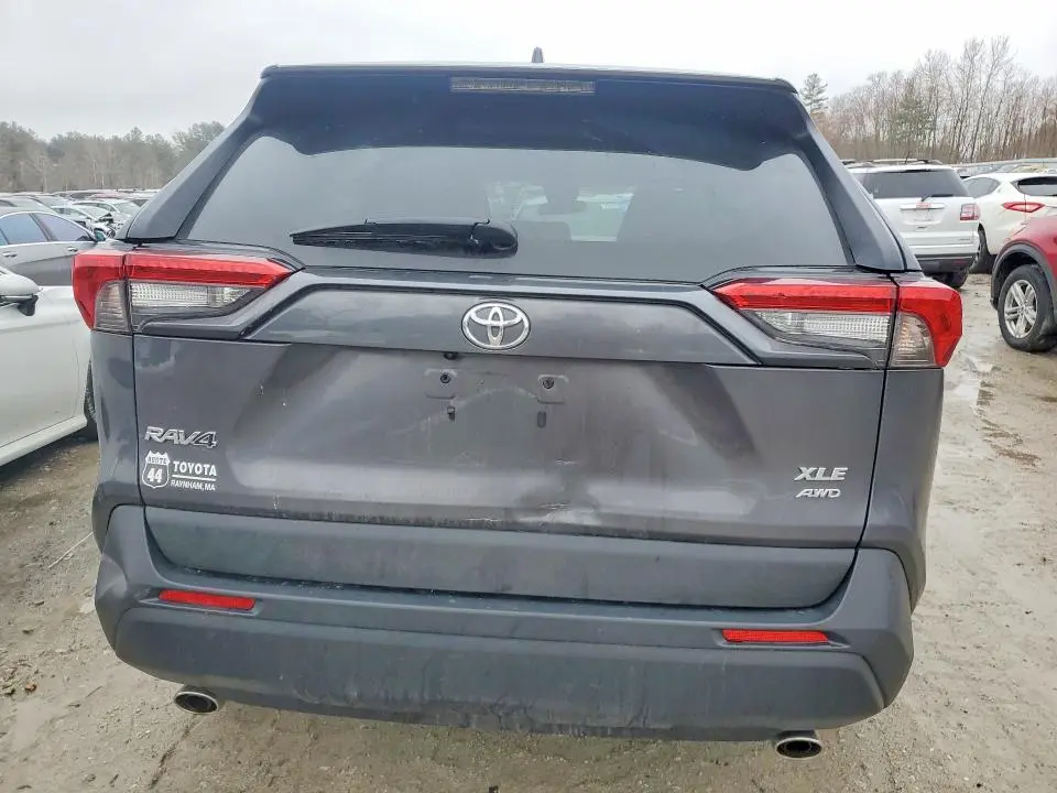 2025 TOYOTA RAV4 XLE  