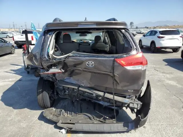 2013 TOYOTA SIENNA XLE 8-PASSENGER  