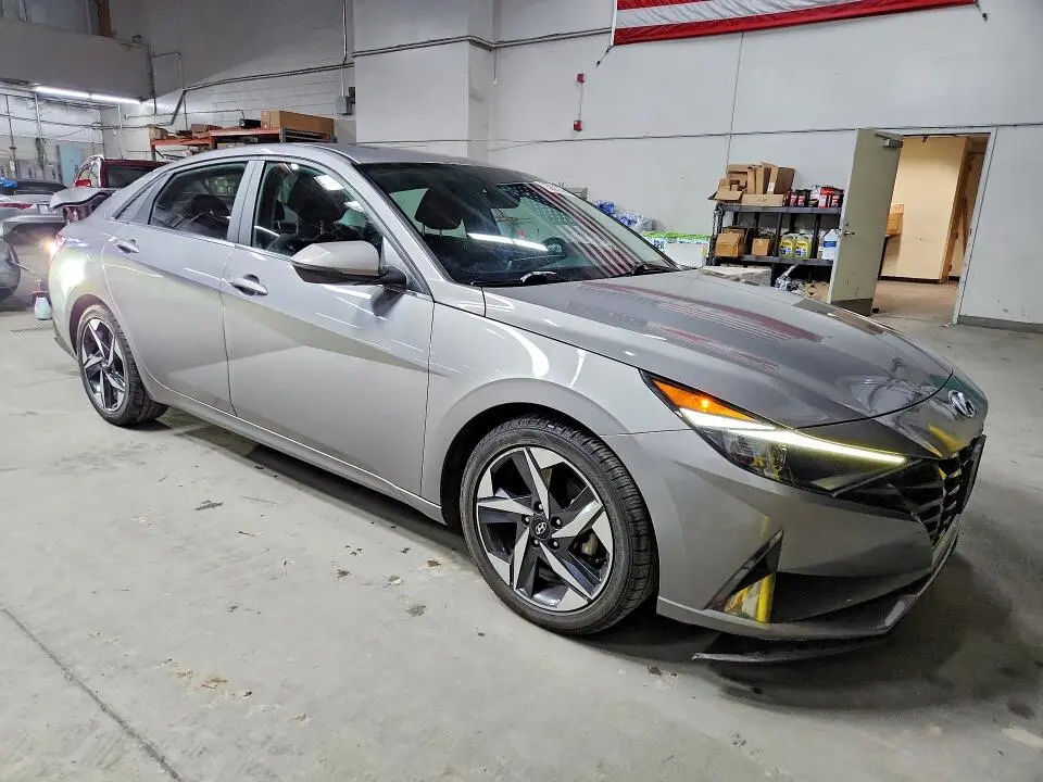 2021 HYUNDAI ELANTRA SEL  