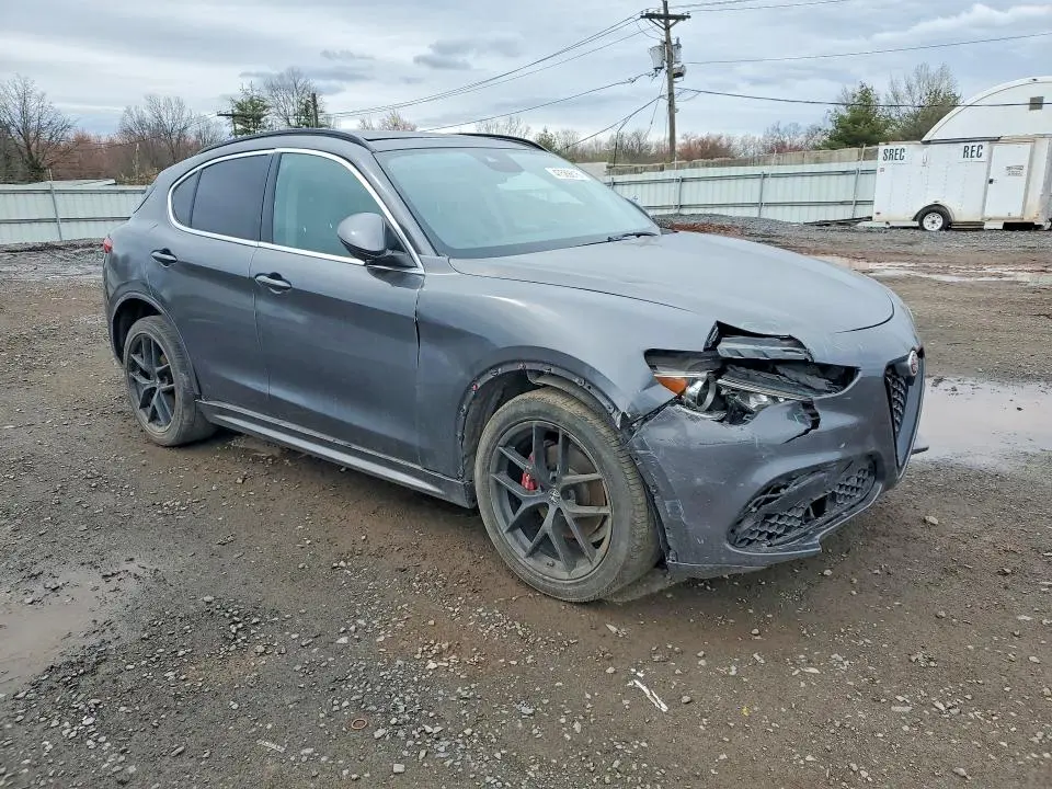 2021 ALFA ROMEO STELVIO TI  