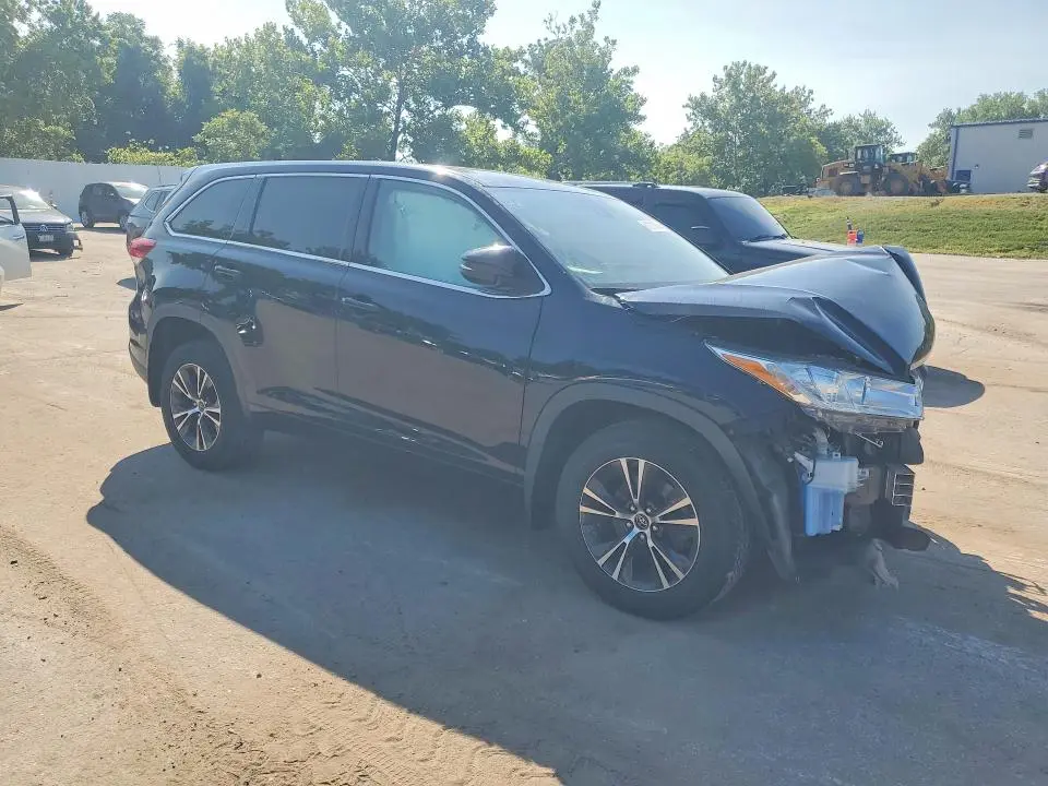 2018 TOYOTA HIGHLANDER LE  