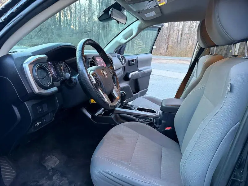 2020 TOYOTA TACOMA SR5  