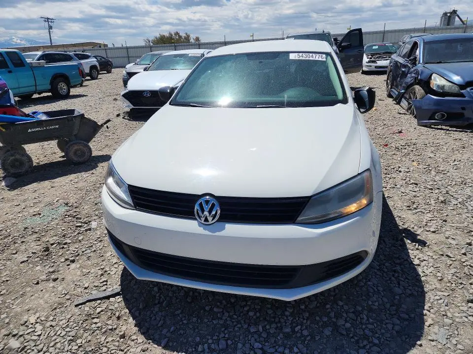 2013 VOLKSWAGEN JETTA BASE  