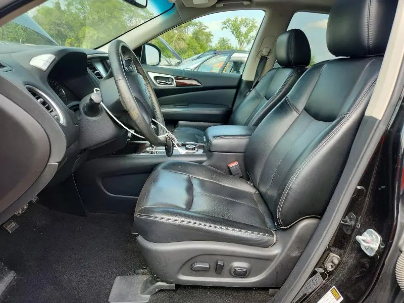 2016 NISSAN PATHFINDER SL  
