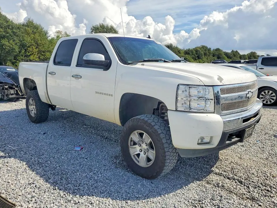 2011 CHEVROLET SILVERADO K1500 LT  
