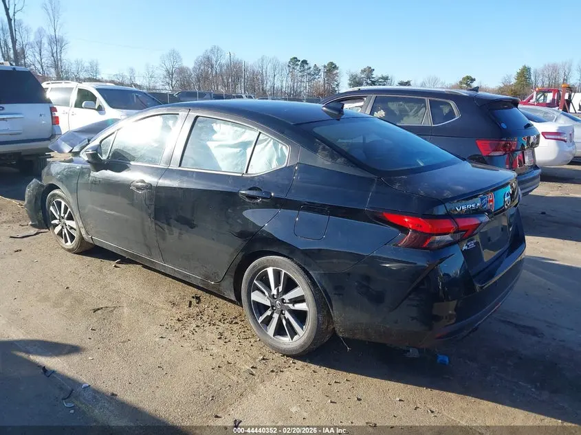 2021 NISSAN VERSA SV XTRONIC CVT
