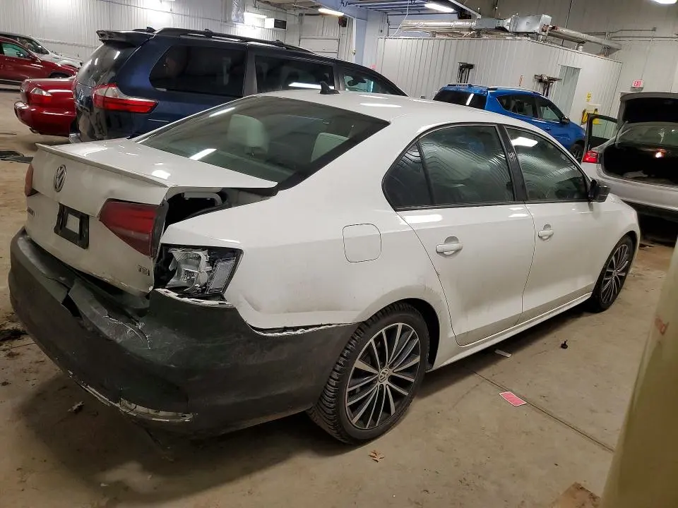 2016 VOLKSWAGEN JETTA SPORT  