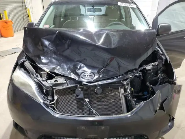 2011 TOYOTA SIENNA BASE  